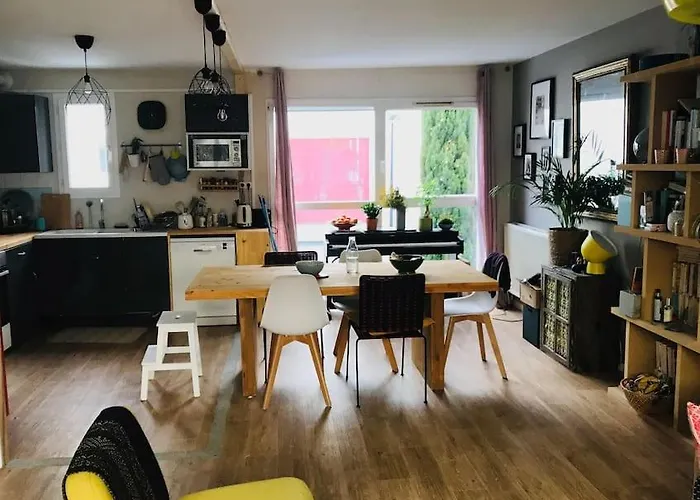 Maison De Entre Darwin Et Jardin Botanique Μπορντό