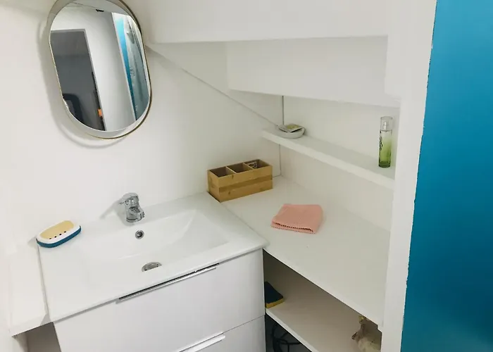 Maison De Entre Darwin Et Jardin Botanique Μπορντό